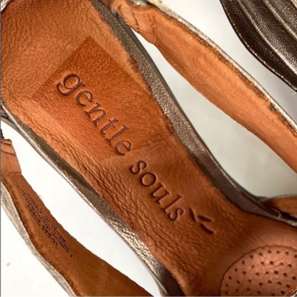 Like new Gentle Souls / Kenneth Cole
Leather Heels Size 6.5 - Picture 4 of 8